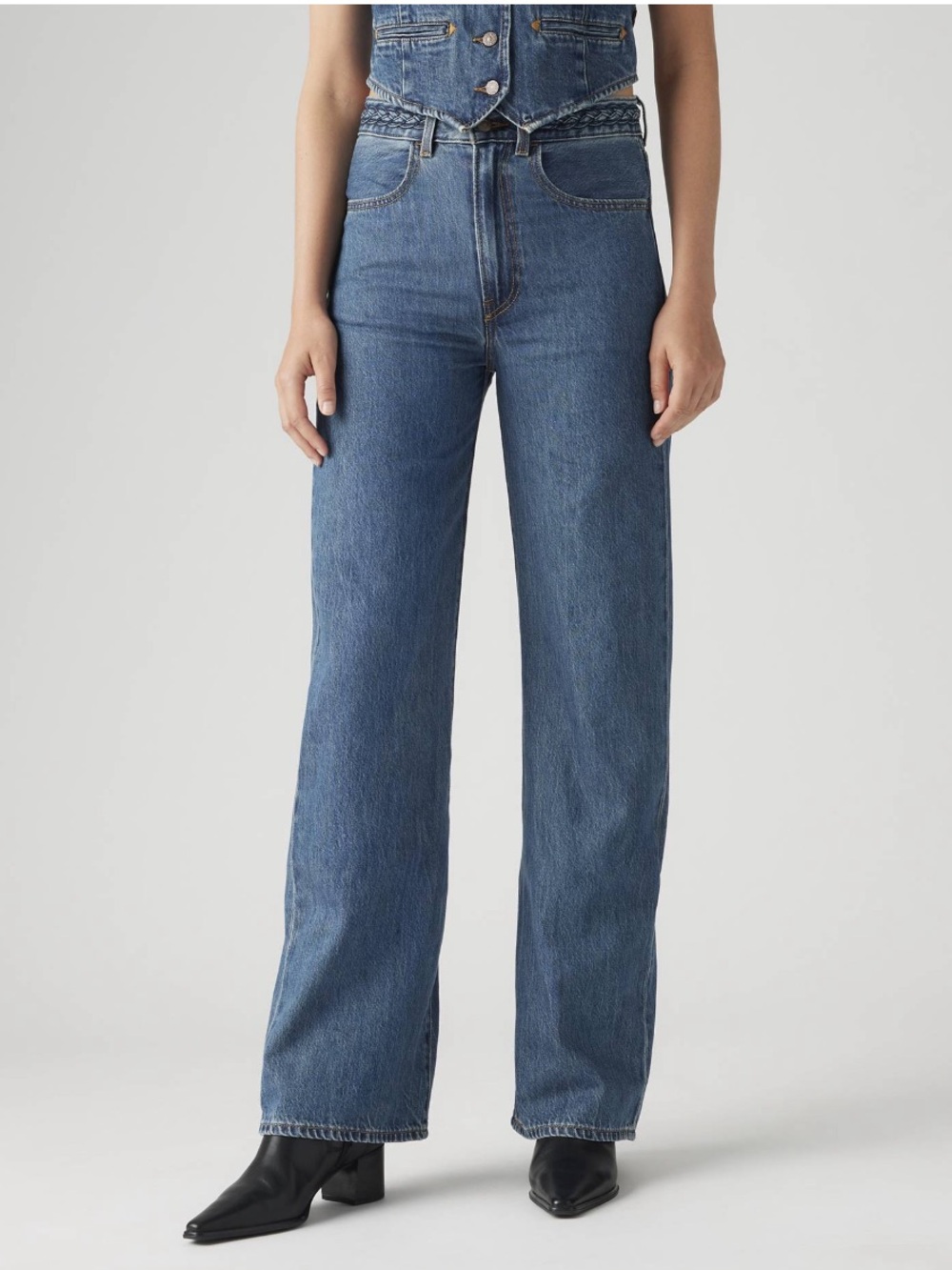 Levi's SZ 27 Medium Blue High-Rise Wide Leg Jeans
